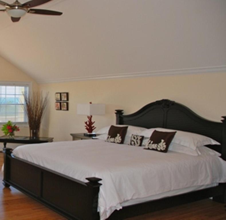 Bluff House Beach Resort & Marina Green Turtle Cay Room photo